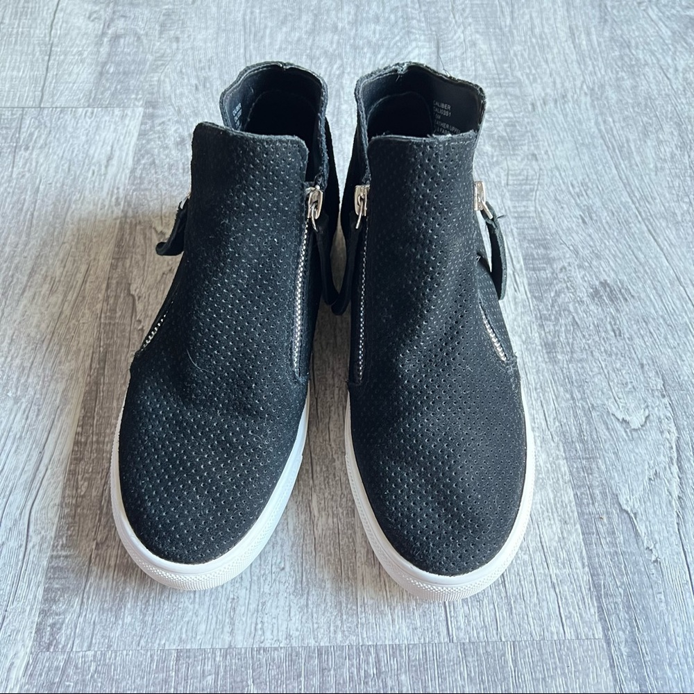Steve Madden Caliber Black Ankle Booties Size 7.5